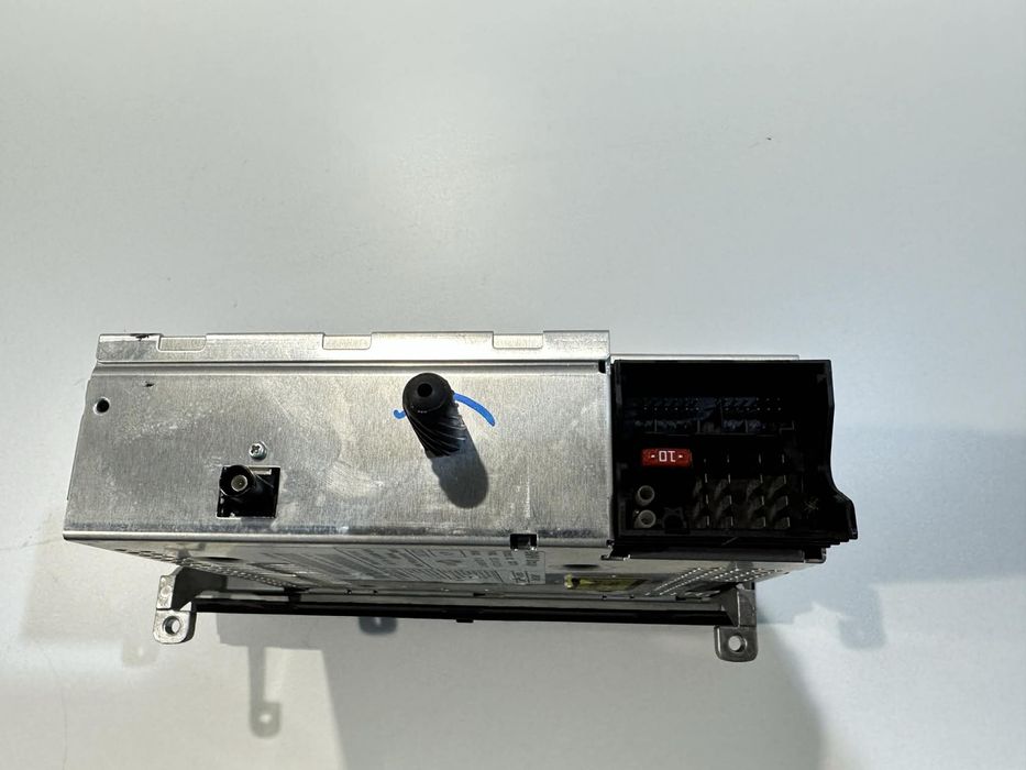 Продаваме радио CD за БМВ Е90 Е91 Е92 Е93 Е87