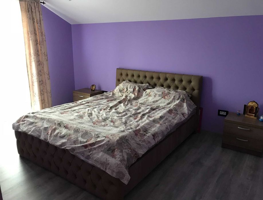 Casă familială de vânzare P+M în Sântandrei