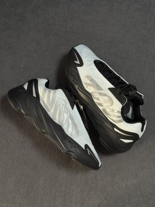Adidas Yeezy 700 MNVN blue tint