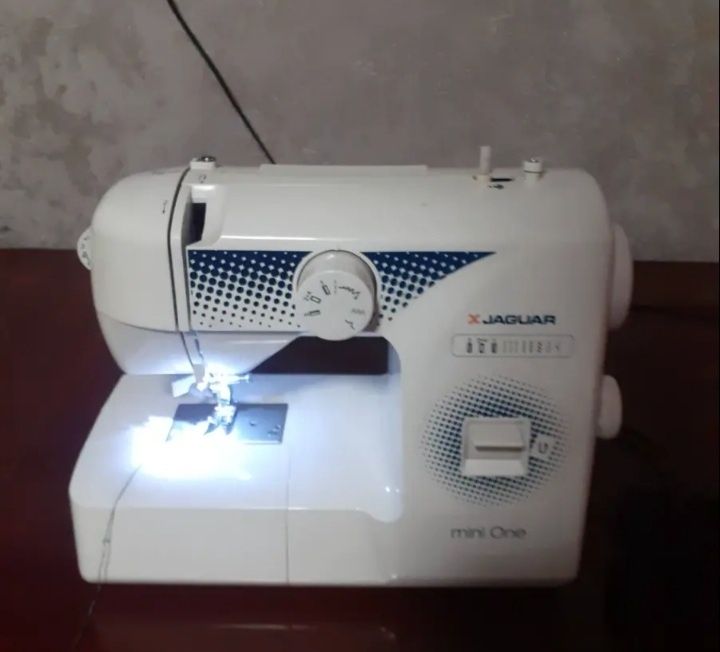 Швеиная машинка JAGUAR