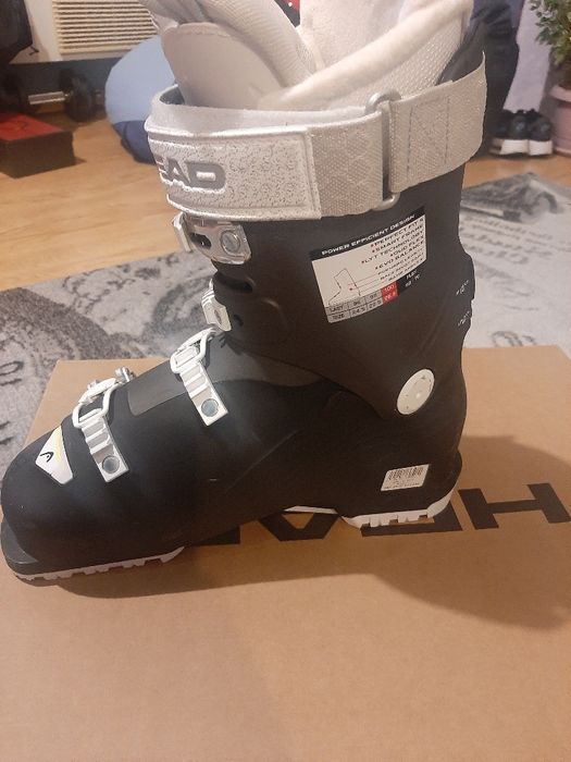 Нови ски обувки Head