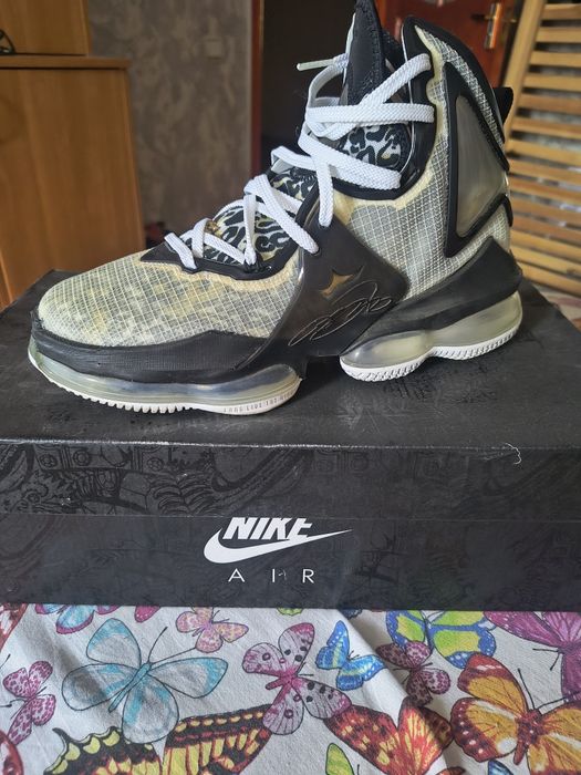 СРОЧНО Продам кроссовки Nike air
