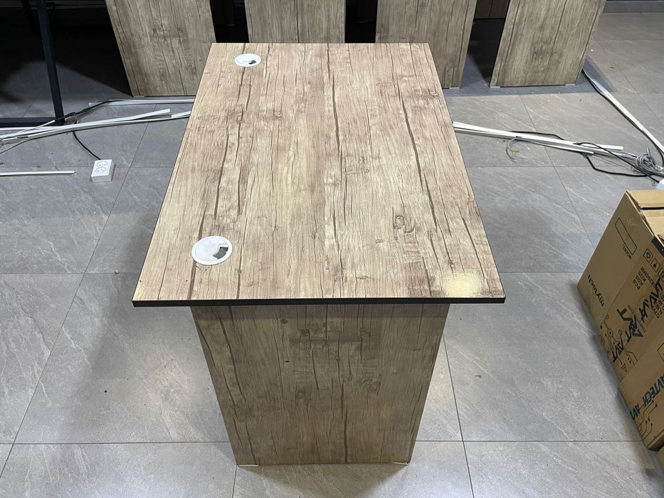 Продаются стол и стулья по выгодным ценам