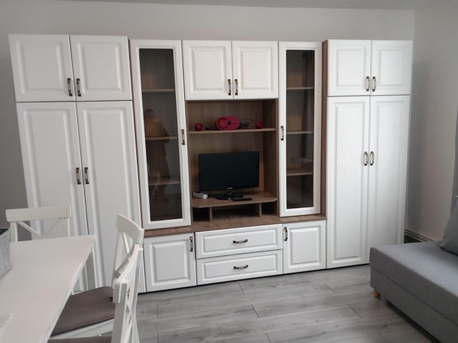 Inchiriez garsoniera