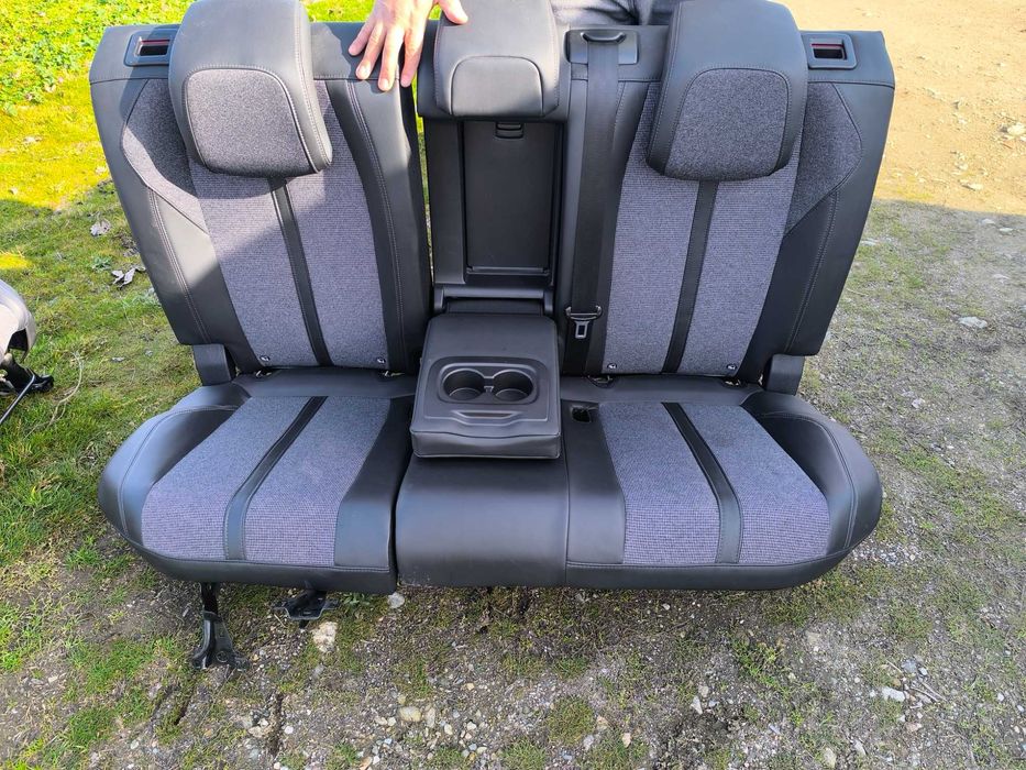 Продавам Седалки за Пежо 3008 2018 г 1.6