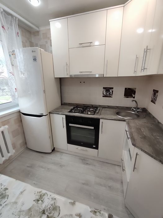 Продается 2-комн с хорошим ремонтом