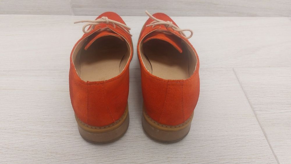 Pantofi rosii piele întoarsă