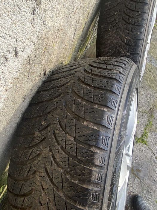 Размер 205 55 16 цола зимни със джанти почти нови цена 550 лв