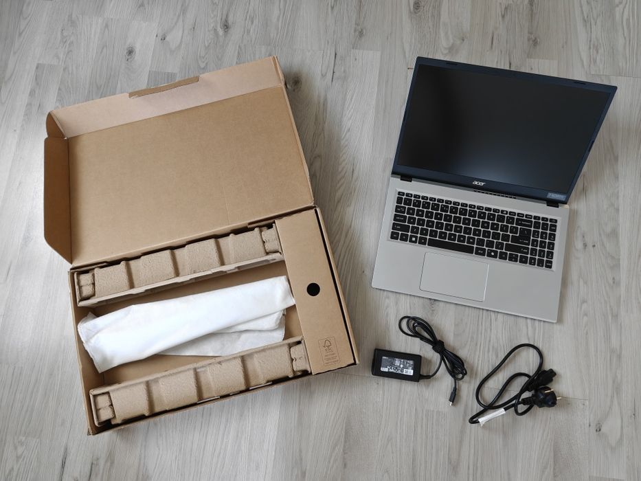Laptop Acer Aspire Go 15 AG15-71P