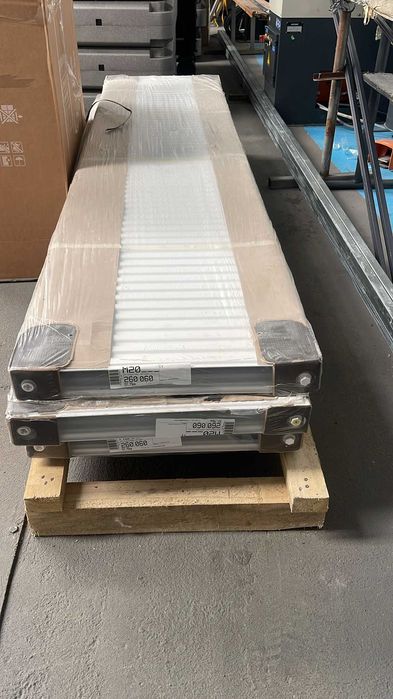 3 Calorifere verticale 20x2600x600 NOI infoliate