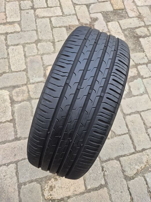 O bucată 225/50 R17 vară - una Continental