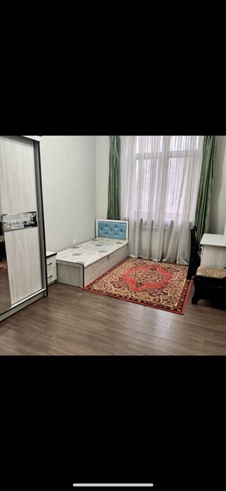 Комплект для детской комнаты(кровать,тумбочка,шкаф,компьютерный стол)