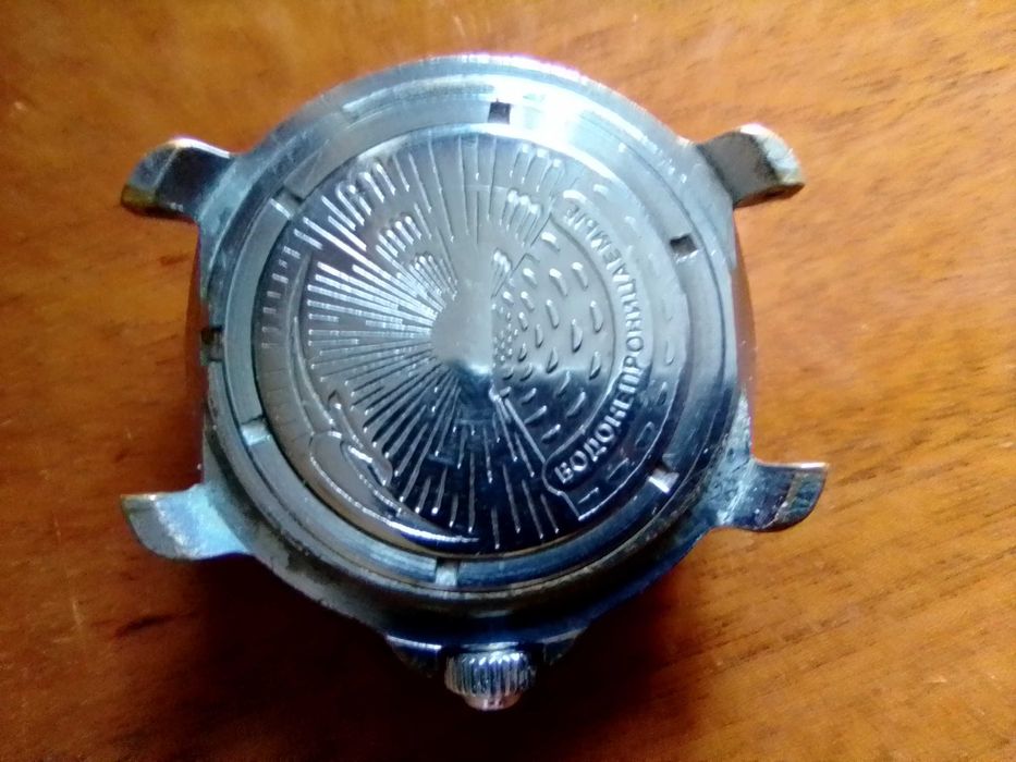 Часы на запчасти