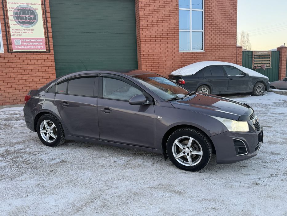 Chevrolet Cruze автомобиль
