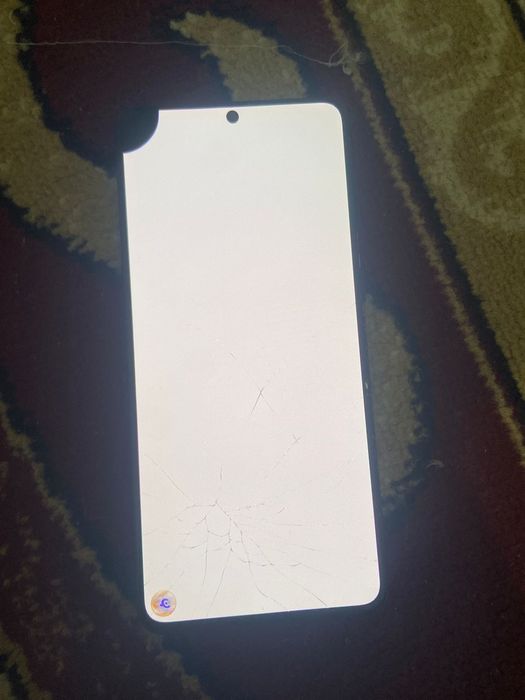 Samsung Galaxy S21+ Буу