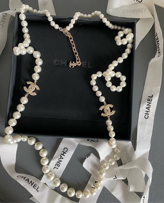 CHANEL дамско колие