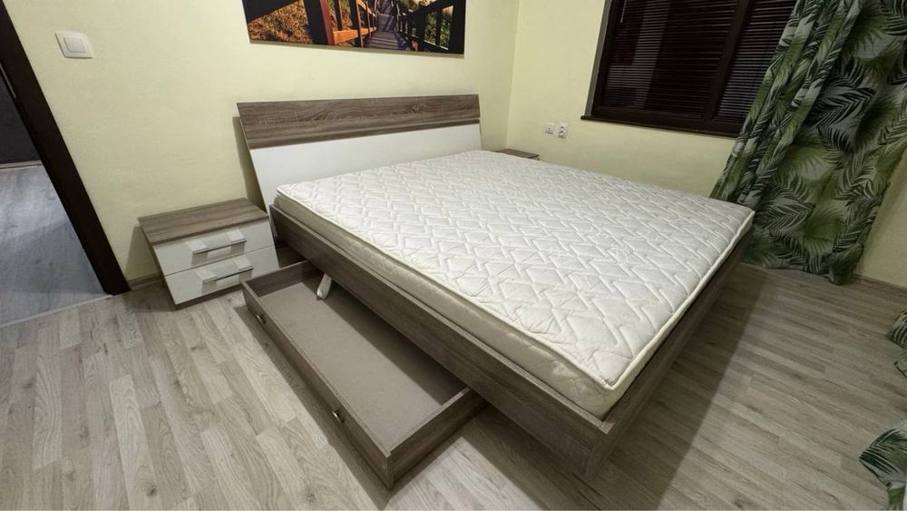 Спалня+матрак+нощни шкафчета