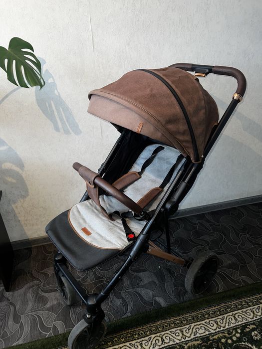 Коляска прогулочная