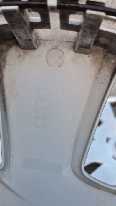 Оригинални капаци /ТАСОВЕ/ за джанти Ауди 16 цола