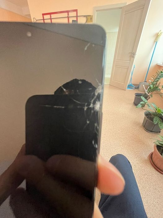 IQOO 11s 16/512 с сколом