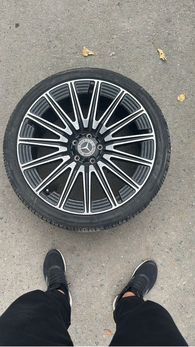 Продам диски r20  на мерс на новой резине