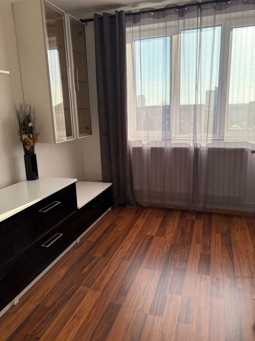 Vând apartament 3 camere