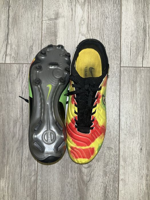Продам бутсы Nike Tiempo 39 размера