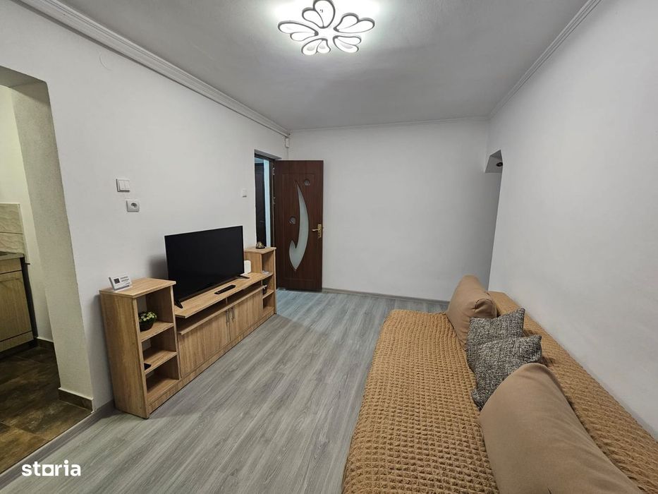 Apartament cu 2 camere de vânzare în Curtea de Argeș.