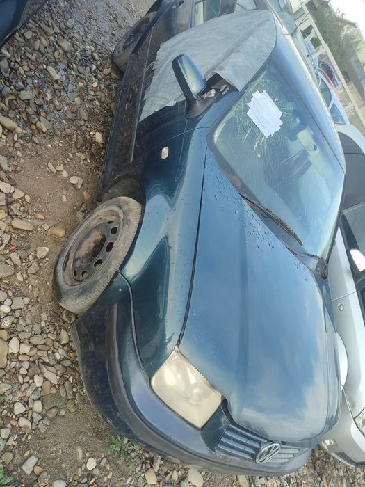 Dezmembram Volkswagen Bora Usa fata -spate dreapta /Usa fata-spate stanga