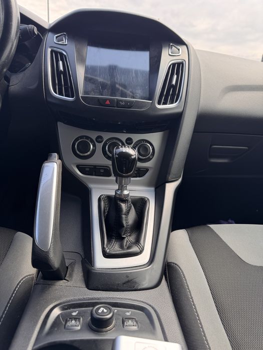 FORD Focus 2012 — imagine 39