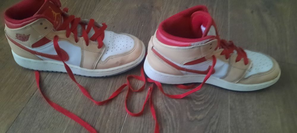 Air Jordan 1 Mid GS "Light Curry Cardinal Red"