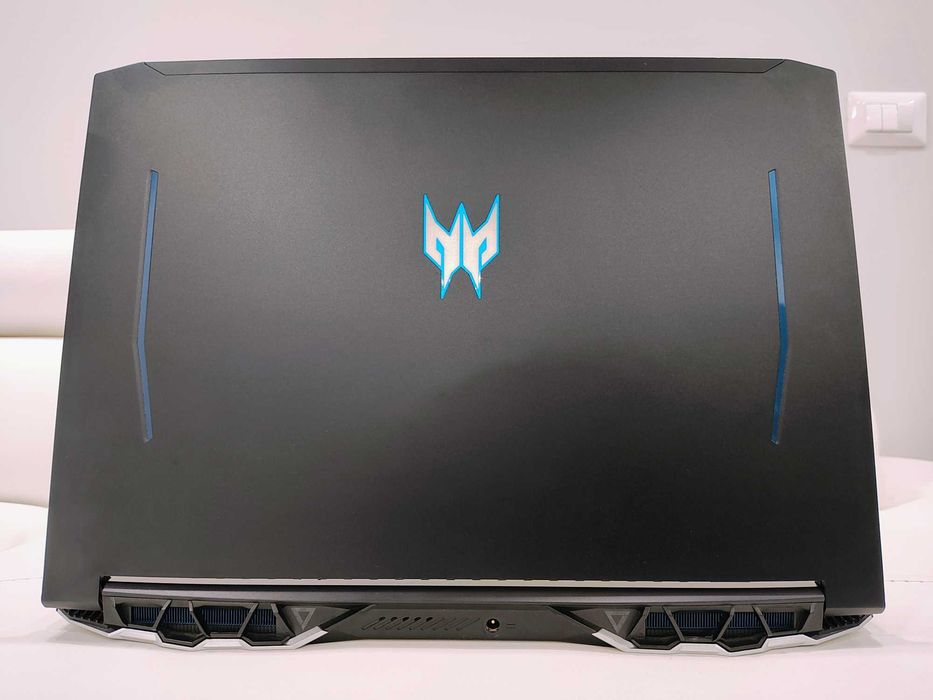 Laptop gaming Acer Predator , intel core i7-hexa core , video 6 gb  RTX , ecran 16"  144 hz