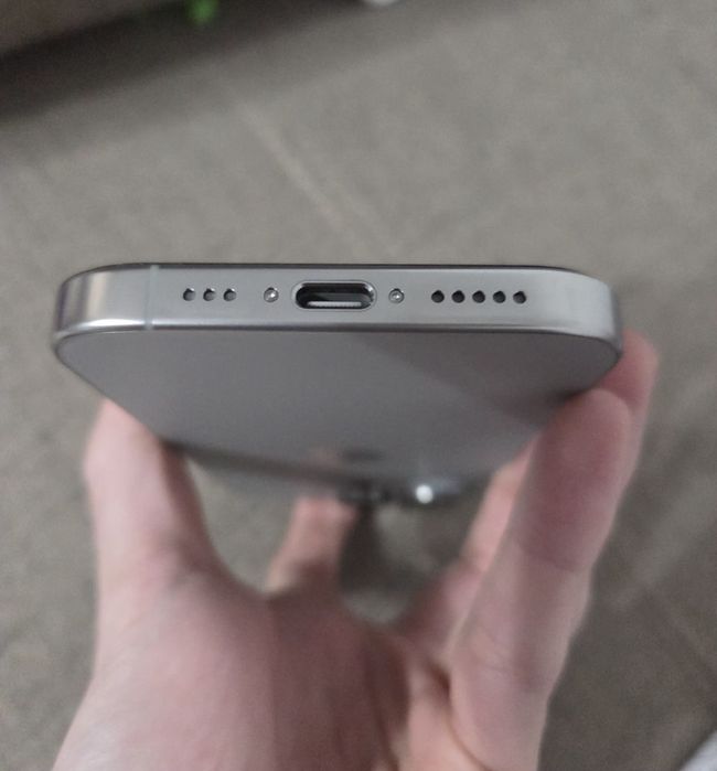 iPhone 16 pro 512 GB 100% baterie impecabil ca nou