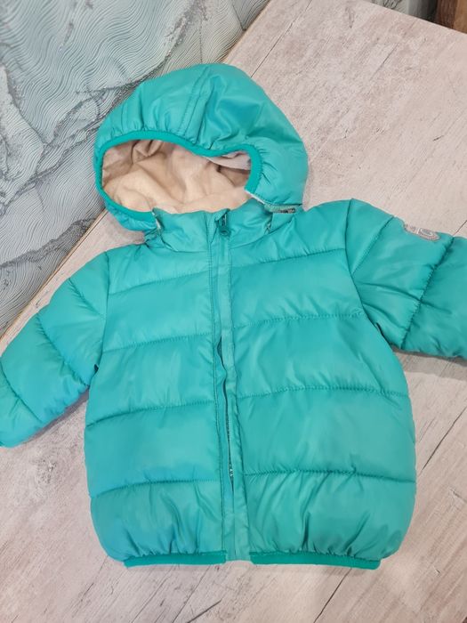 Продам курточку детскую