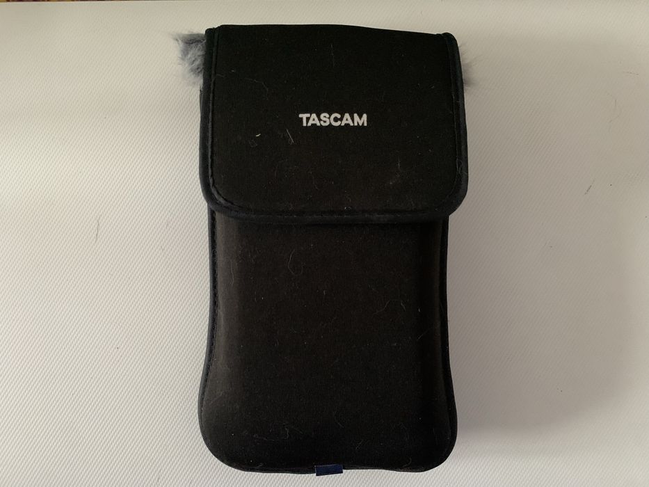 Профессиональный рекордер Tascam DR-40