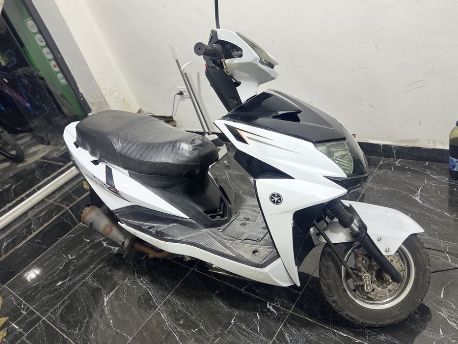 150 kum skuter sastayana yahshi rashodi yoq