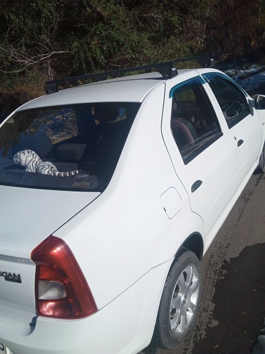 Продам машину Renault Logan