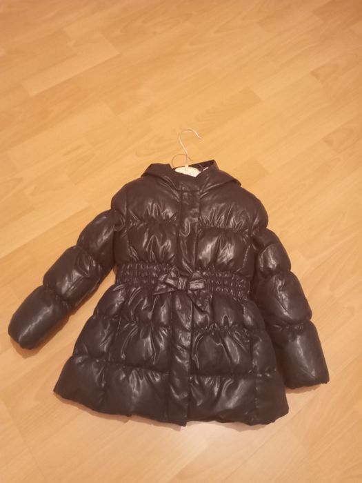 Продам куртку осеннею на девочку   (5 - 9 лет)