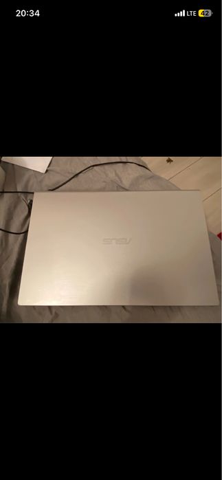 Vand leptop Asus !
