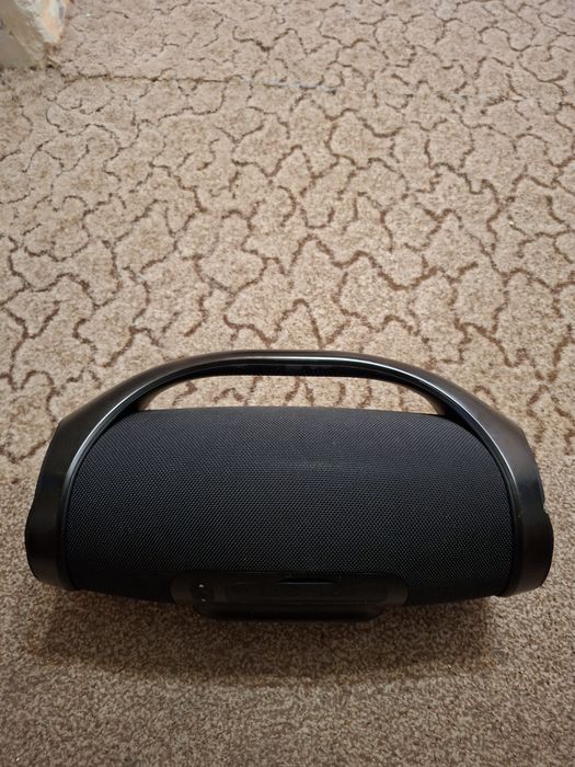 Vând JBL Boombox