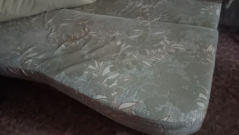 Продам тахту б/у в хорошем состоянии