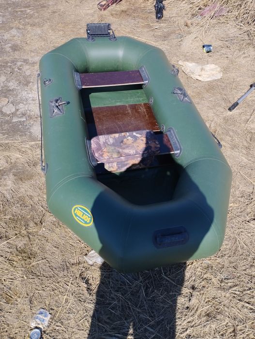 Продам лодку Гелиос-25.