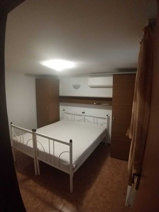 Inchiriez apartament 2 camere ( studio) la curte