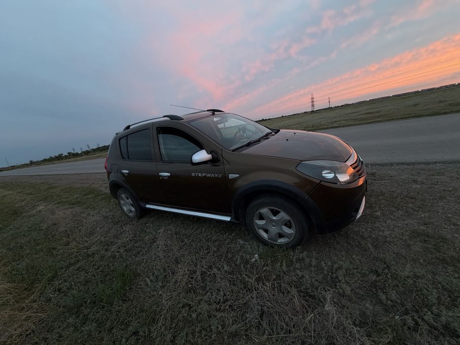 Продам машину Renault Sandero Stepway
