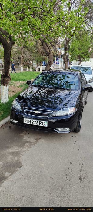 Gentra сотилади. 2023 йил ишлаб чиқилган. Автомат. Қора ранг.