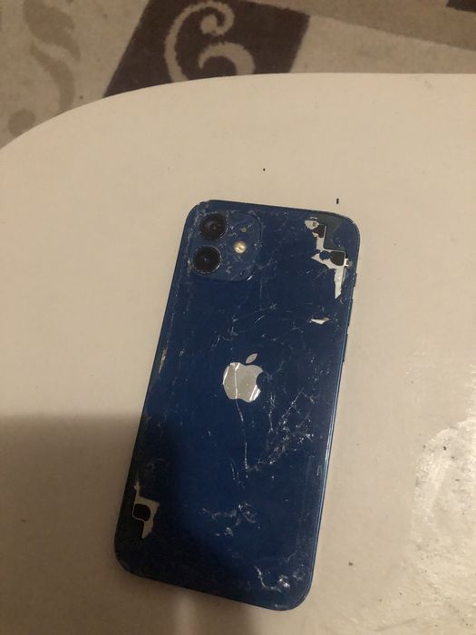 Iphone 12 spate  fisurat