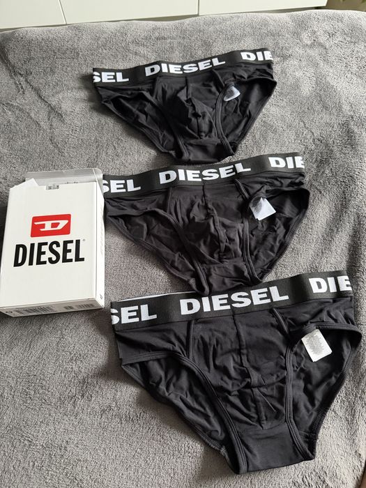 Diesel set 3 chiloti barbatesti culoare negru cu banda logo cu nume brand marimea M noi originali