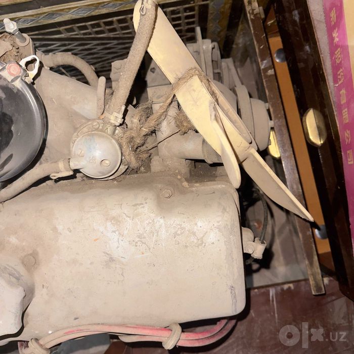 Moskvich 412 motor + korobka komplekt sotiladi
