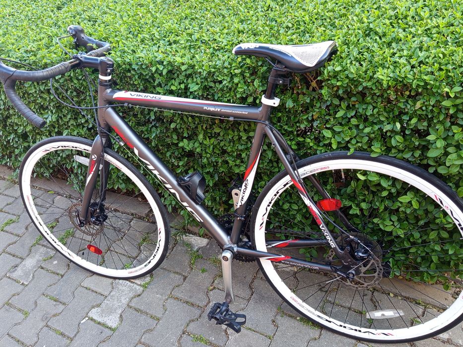 Vand cursiera  cadru de aluminiu.