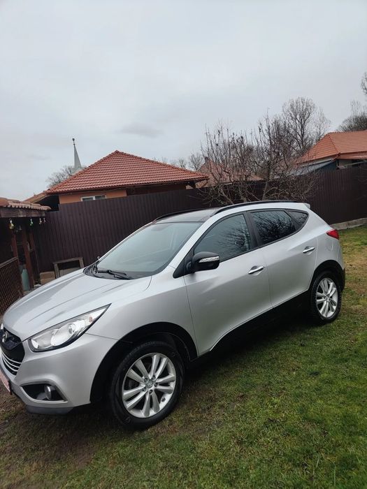 Hyundai ix35 Vând Hyundai ix35 4x4